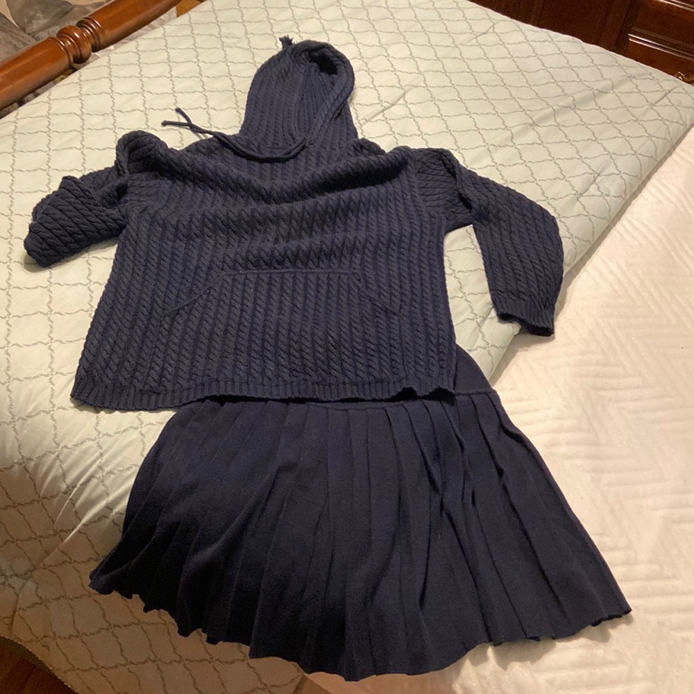 Knitted mini skirt w matching l/s hoody